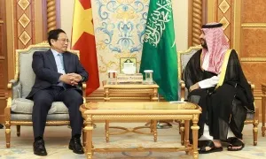 Thủ tướng đề nghị Arab Saudi xem xét xây dựng trung tâm dự trữ dầu thô tại Việt Nam